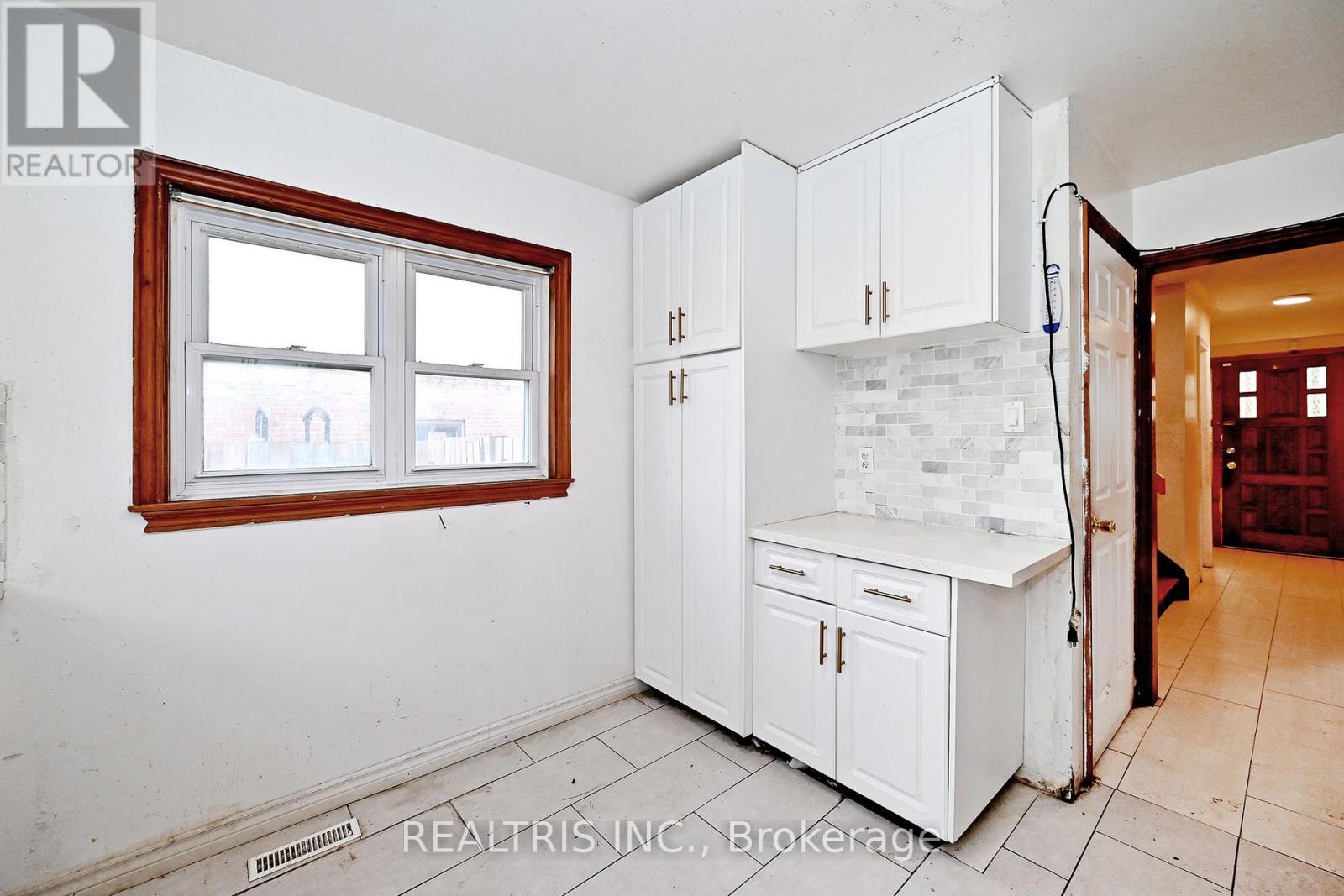 116 Sutherland Avenue, Brampton, Ontario  L6V 2H7 - Photo 13 - W12979260