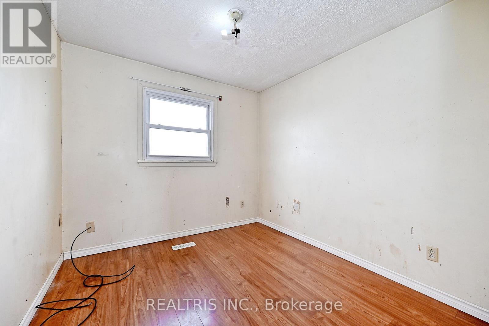 116 Sutherland Avenue, Brampton, Ontario  L6V 2H7 - Photo 15 - W12979260