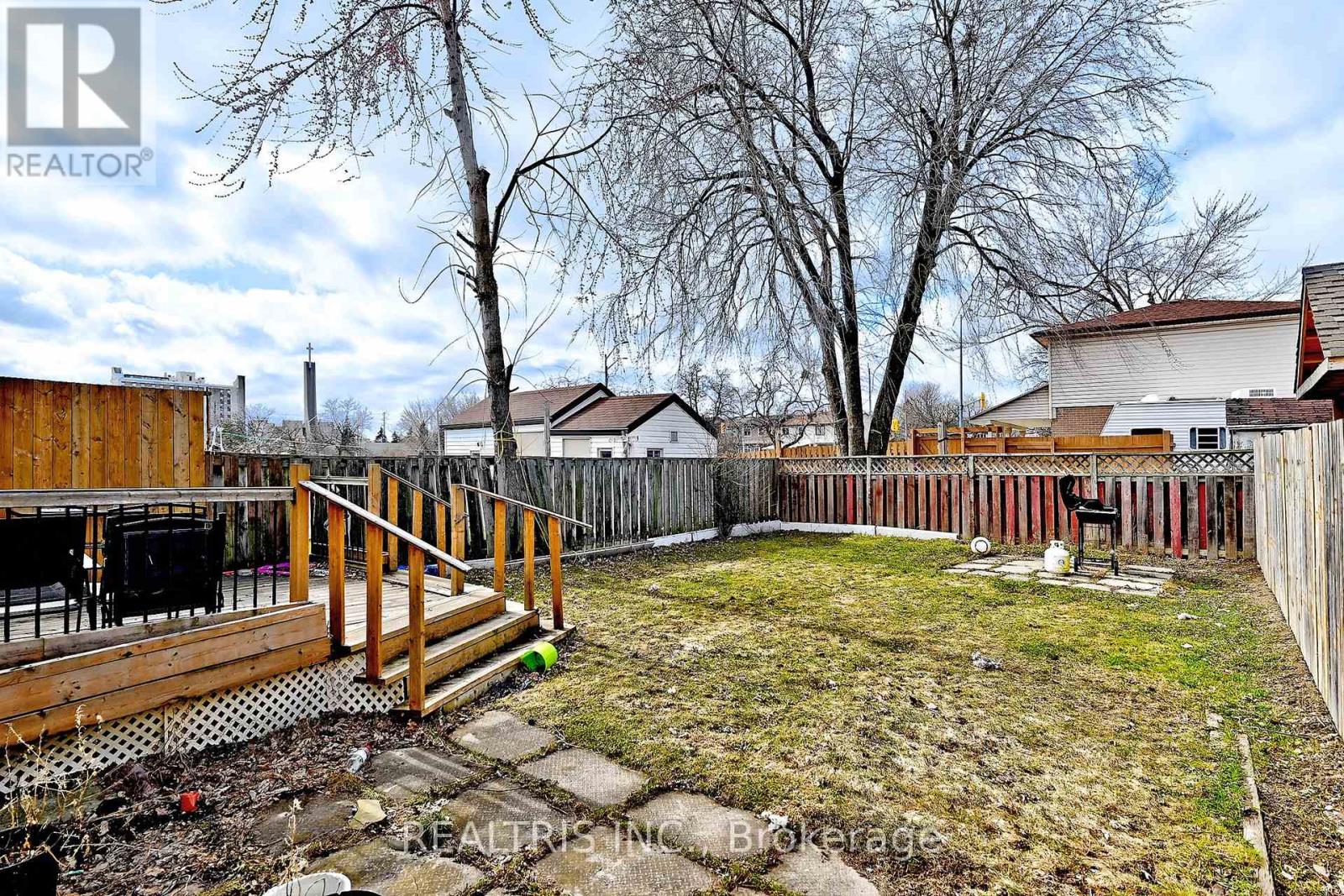 116 Sutherland Avenue, Brampton, Ontario  L6V 2H7 - Photo 30 - W12979260