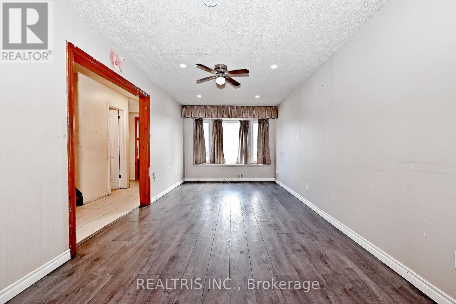 116 Sutherland Avenue, Brampton, Ontario  L6V 2H7 - Photo 7 - W12979260