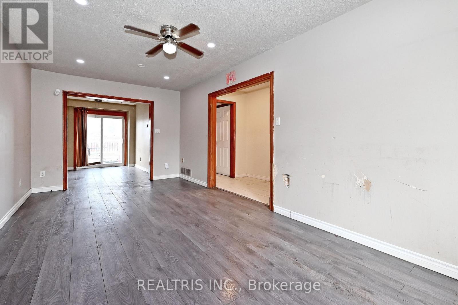 116 Sutherland Avenue, Brampton, Ontario  L6V 2H7 - Photo 8 - W12979260