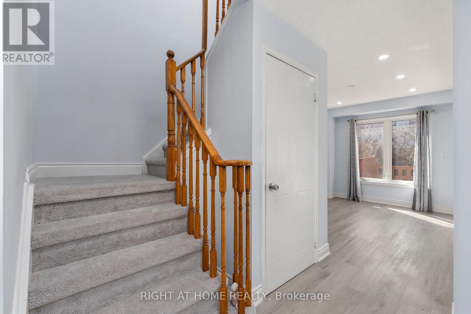 100 - 2350 Grand Ravine Drive, Oakville, Ontario  L6H 6E2 - Photo 16 - W12979314