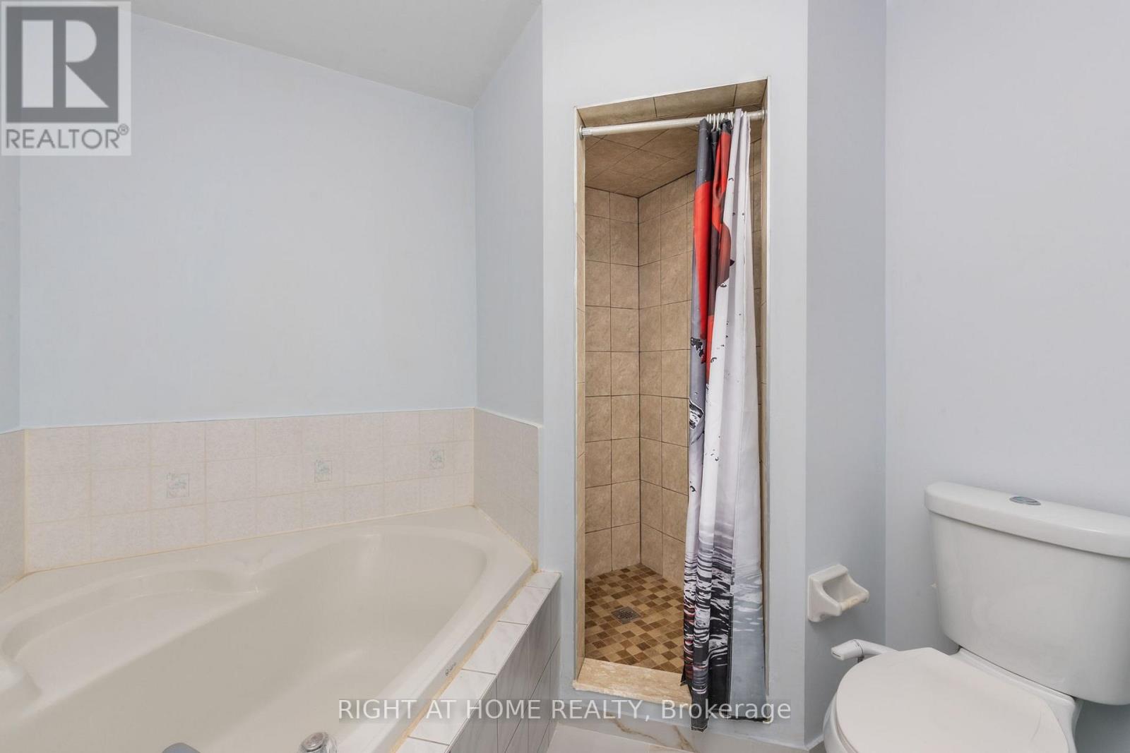 100 - 2350 Grand Ravine Drive, Oakville, Ontario  L6H 6E2 - Photo 19 - W12979314