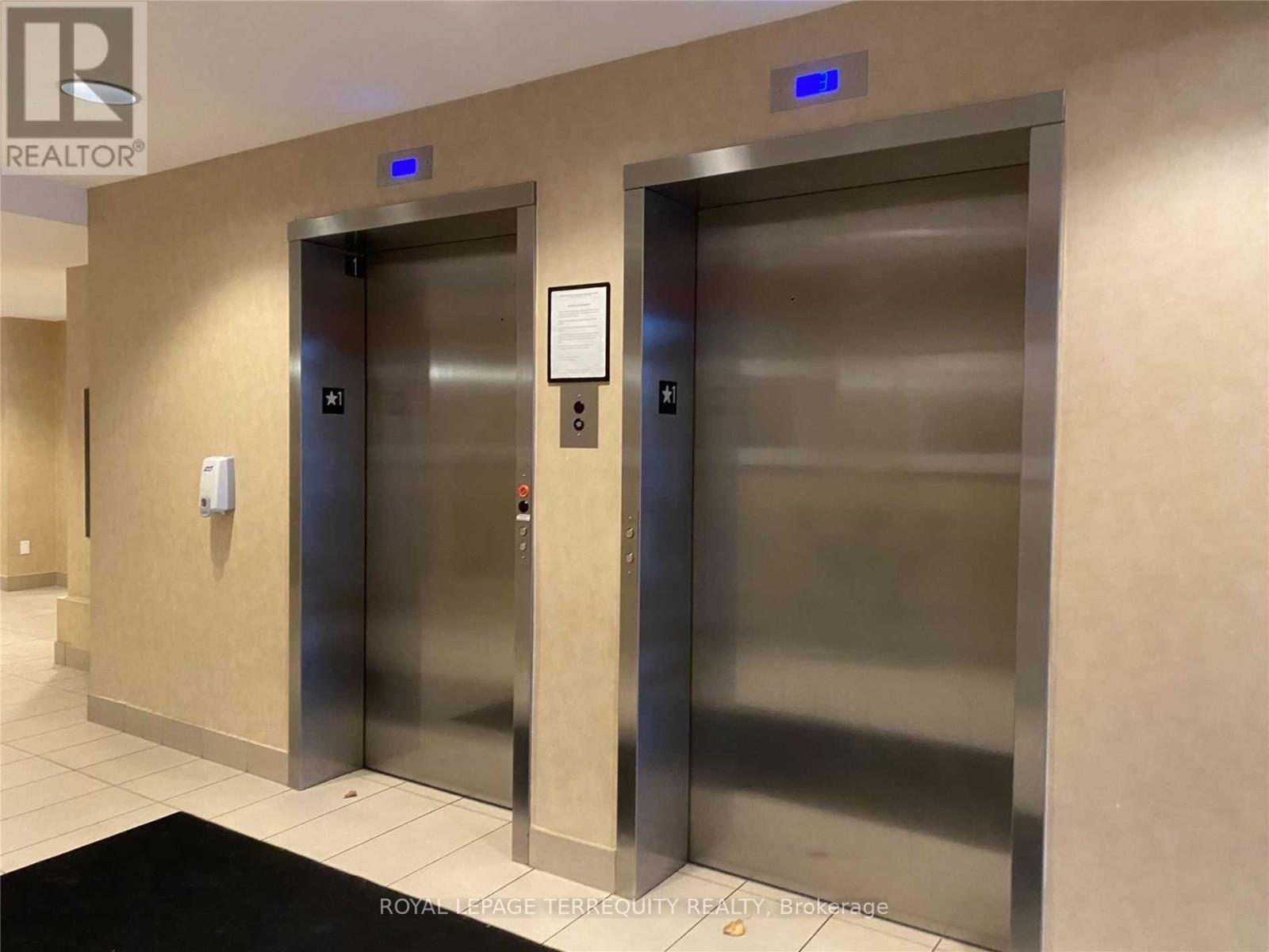 210 - 5317 Upper Middle Road, Burlington, Ontario  L7L 0G8 - Photo 3 - W12979326