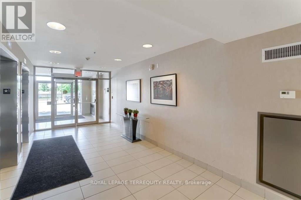 210 - 5317 Upper Middle Road, Burlington, Ontario  L7L 0G8 - Photo 4 - W12979326