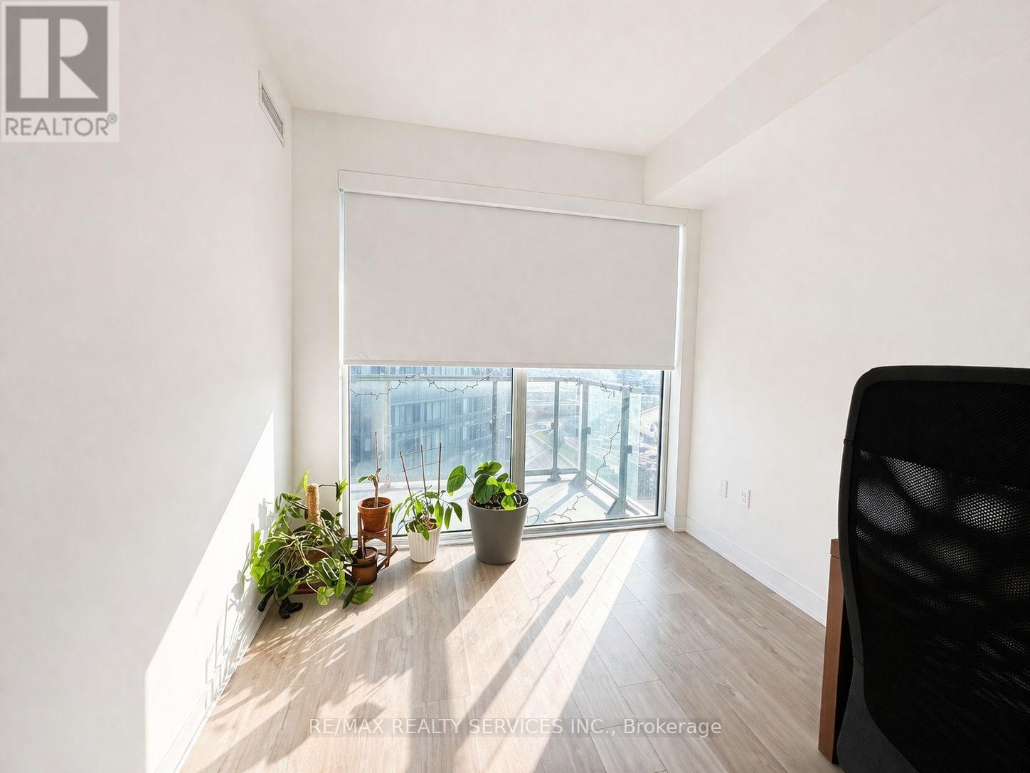 1706 - 4675 Metcalfe Avenue, Mississauga, Ontario  L5M 0Z8 - Photo 10 - W12979344