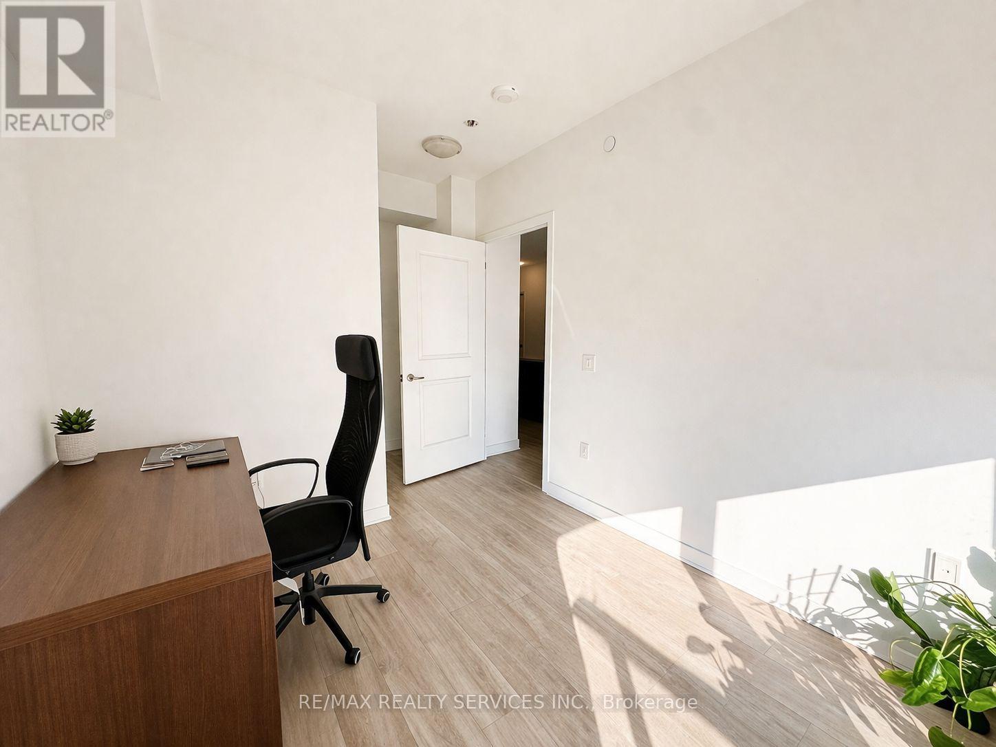 1706 - 4675 Metcalfe Avenue, Mississauga, Ontario  L5M 0Z8 - Photo 9 - W12979344