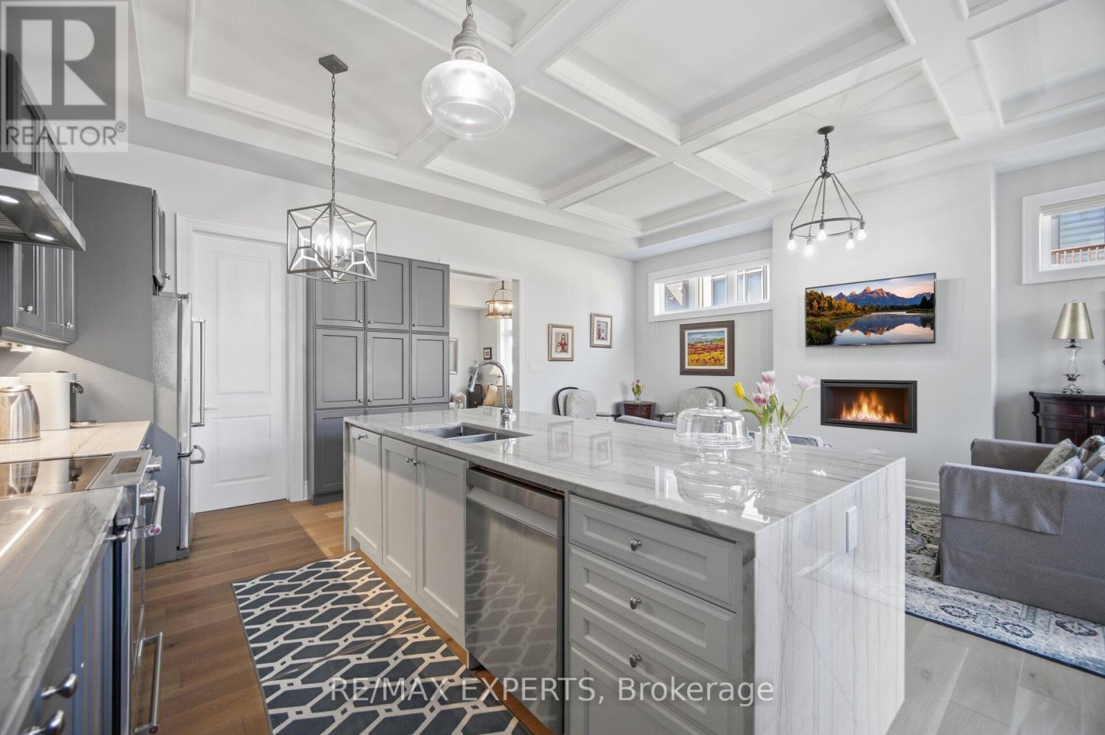 22 Kipling Grove Court, Toronto, Ontario  M9B 0C6 - Photo 14 - W12979376