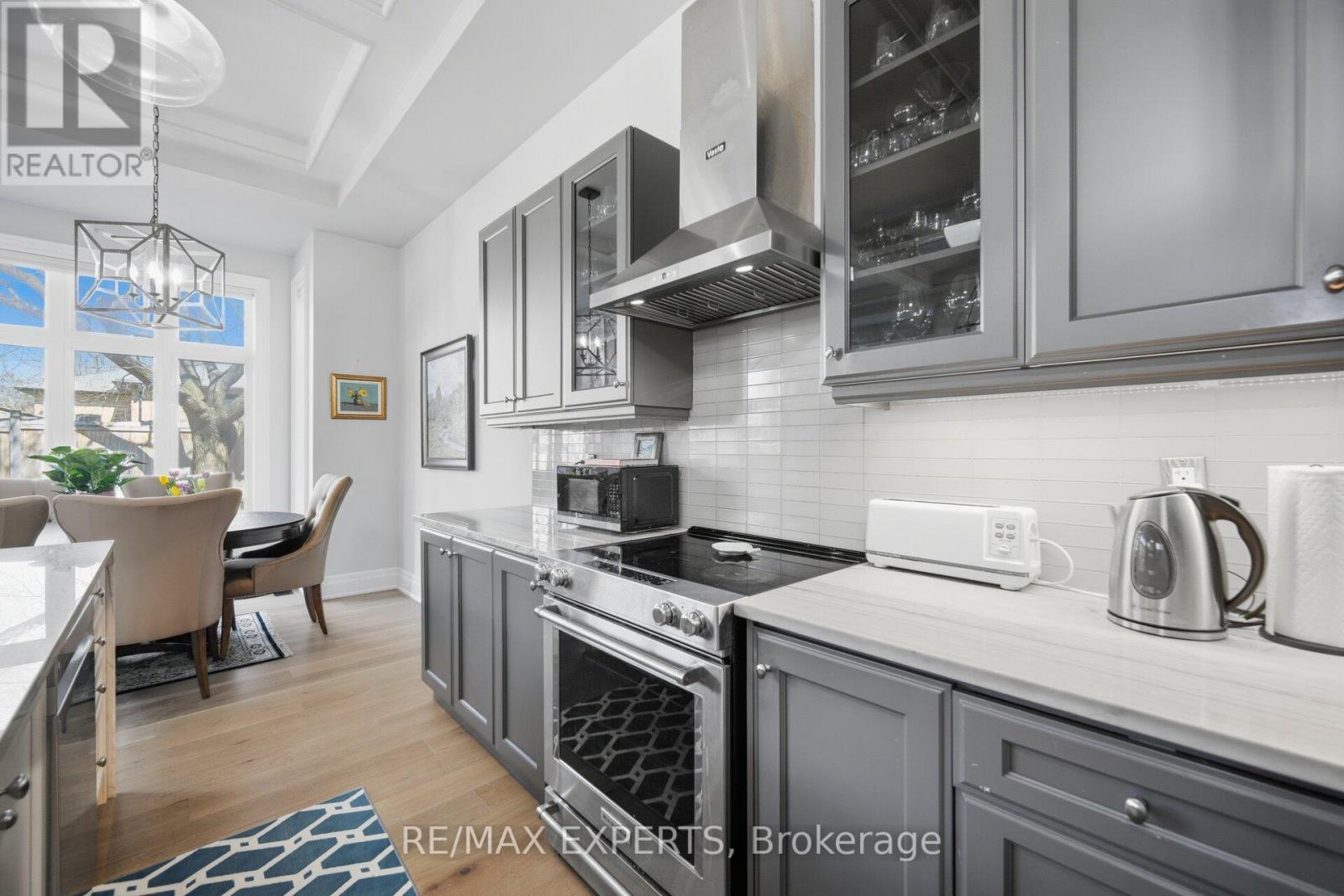 22 Kipling Grove Court, Toronto, Ontario  M9B 0C6 - Photo 16 - W12979376