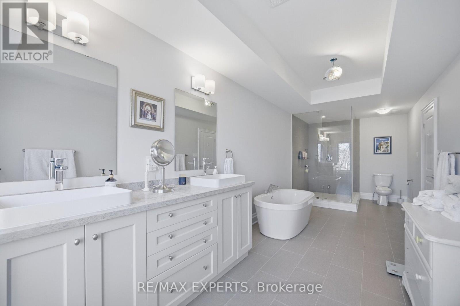 22 Kipling Grove Court, Toronto, Ontario  M9B 0C6 - Photo 36 - W12979376