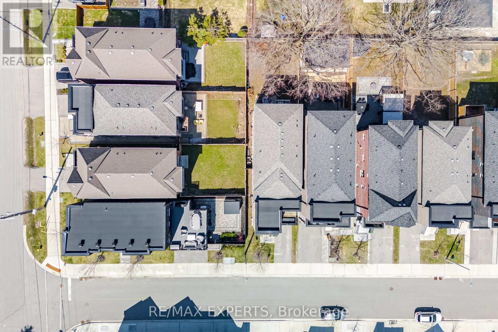 22 Kipling Grove Court, Toronto, Ontario  M9B 0C6 - Photo 42 - W12979376