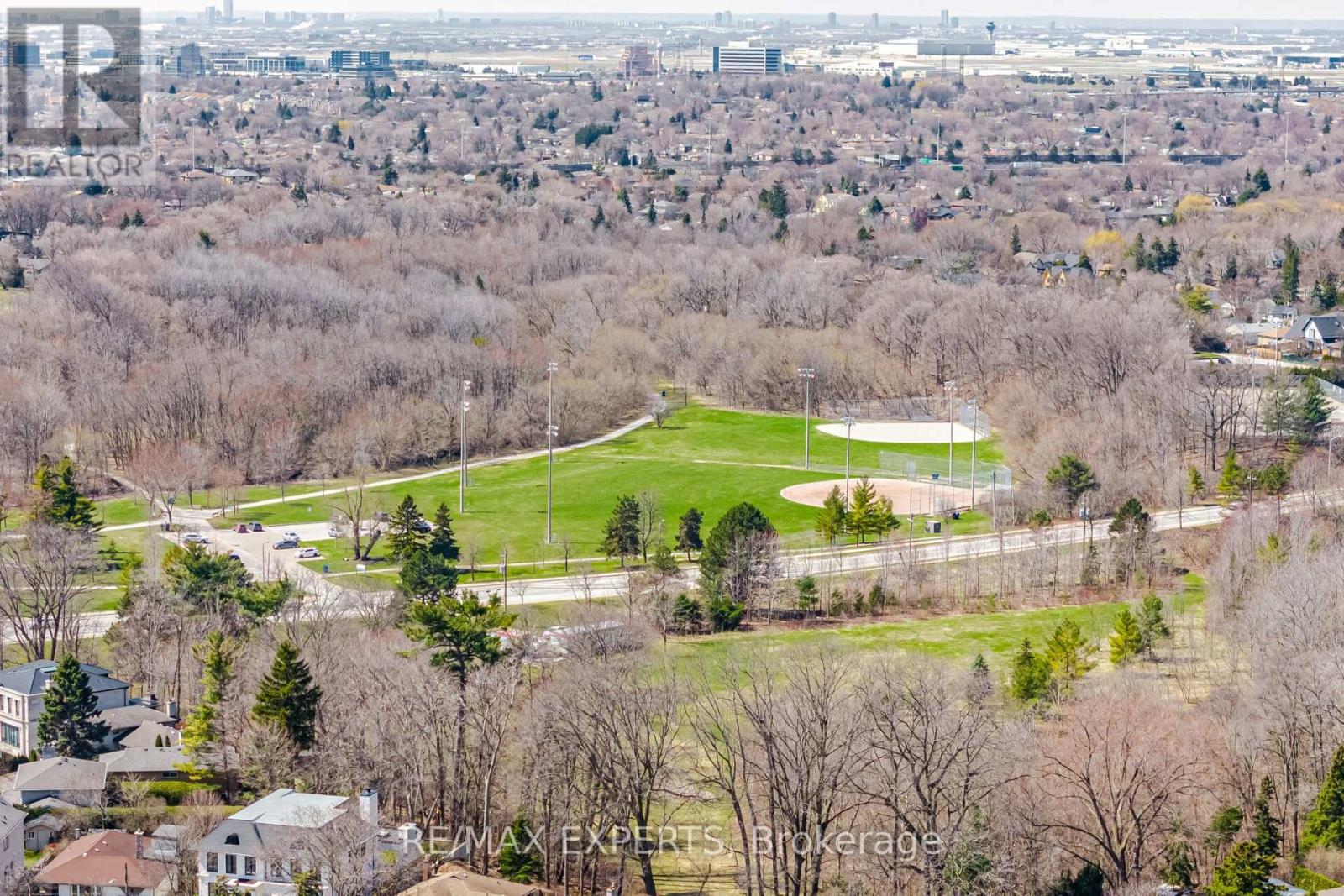 22 Kipling Grove Court, Toronto, Ontario  M9B 0C6 - Photo 48 - W12979376