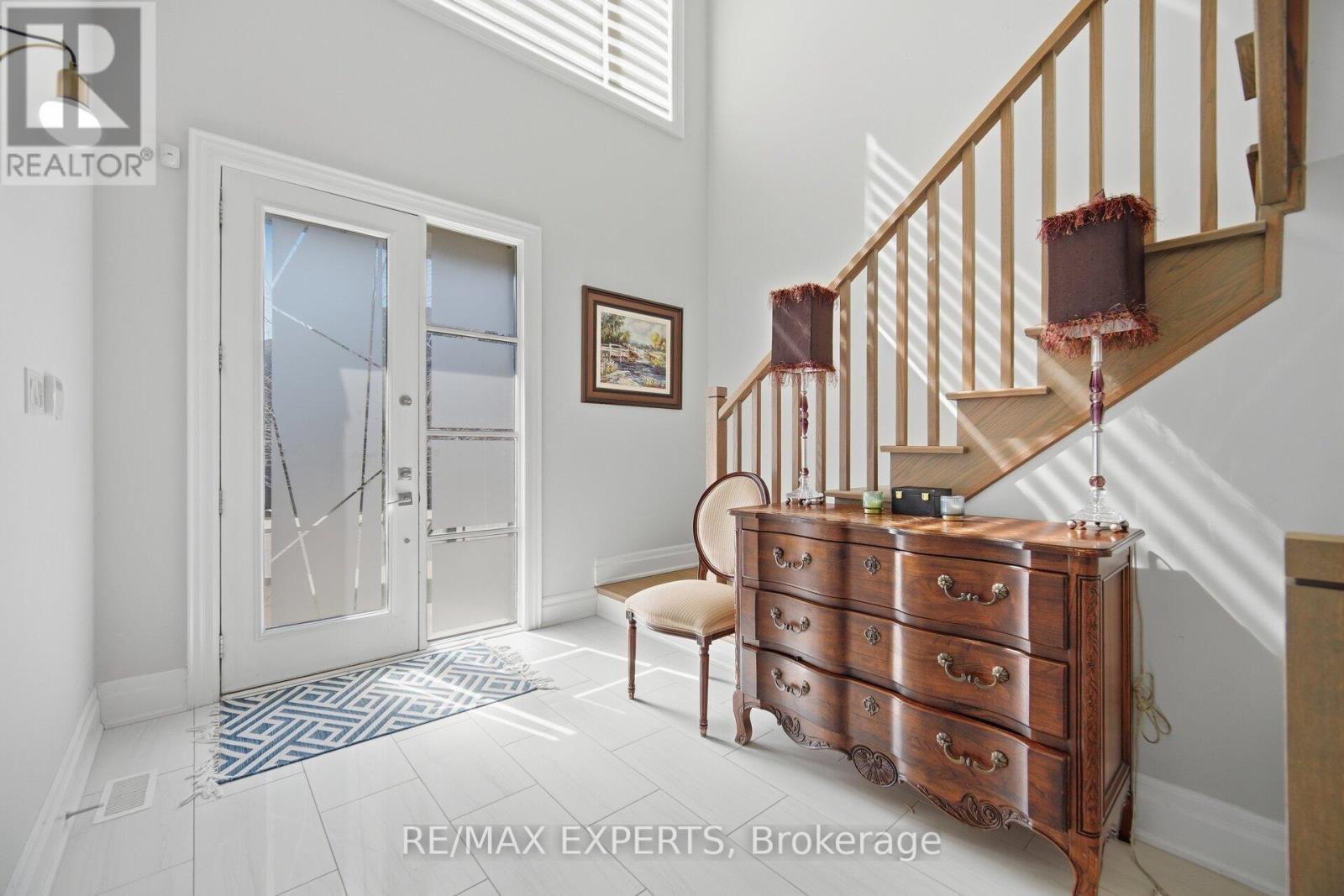 22 Kipling Grove Court, Toronto, Ontario  M9B 0C6 - Photo 6 - W12979376