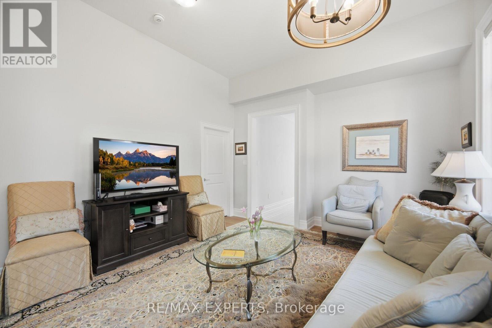 22 Kipling Grove Court, Toronto, Ontario  M9B 0C6 - Photo 9 - W12979376