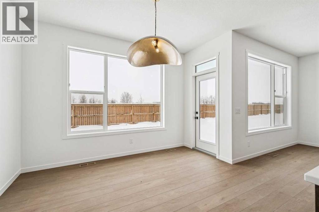 208 Southborough Common, Cochrane, Alberta  T4C 3J5 - Photo 18 - A2290815