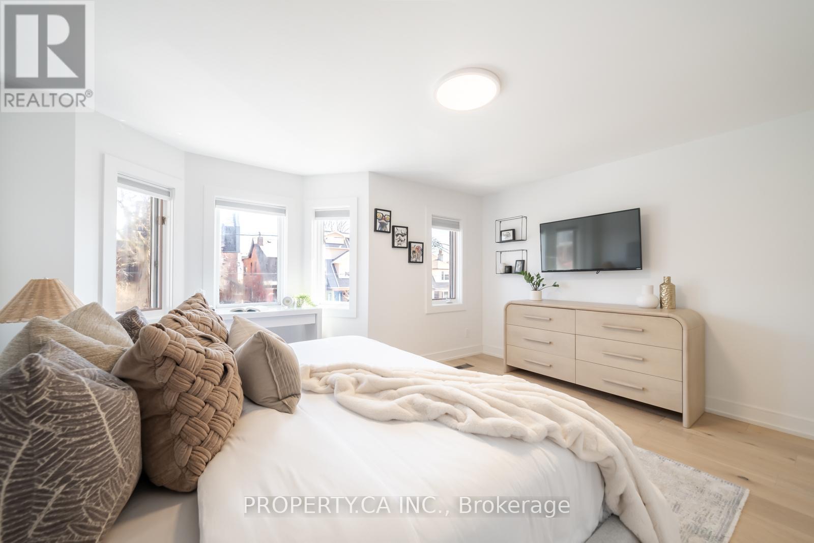 340 Lauder Avenue, Toronto, Ontario  M6E 3H8 - Photo 20 - C12979302