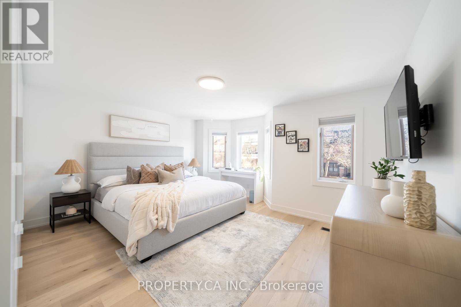 340 Lauder Avenue, Toronto, Ontario  M6E 3H8 - Photo 19 - C12979302