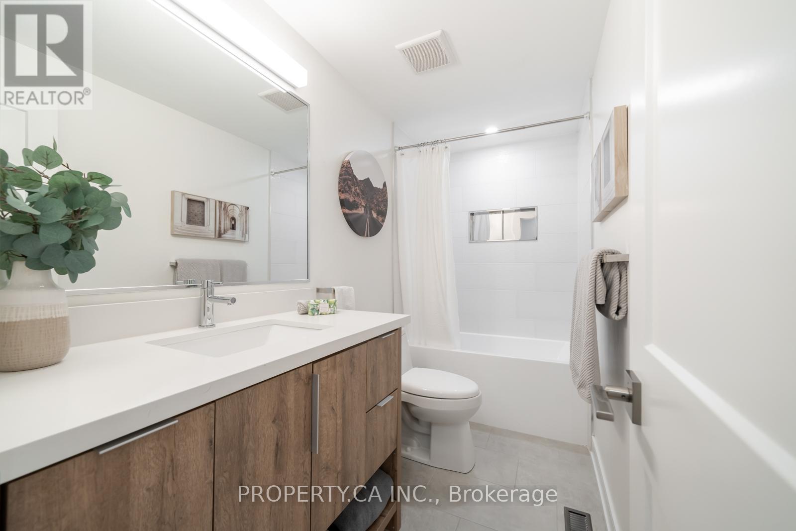 340 Lauder Avenue, Toronto, Ontario  M6E 3H8 - Photo 23 - C12979302