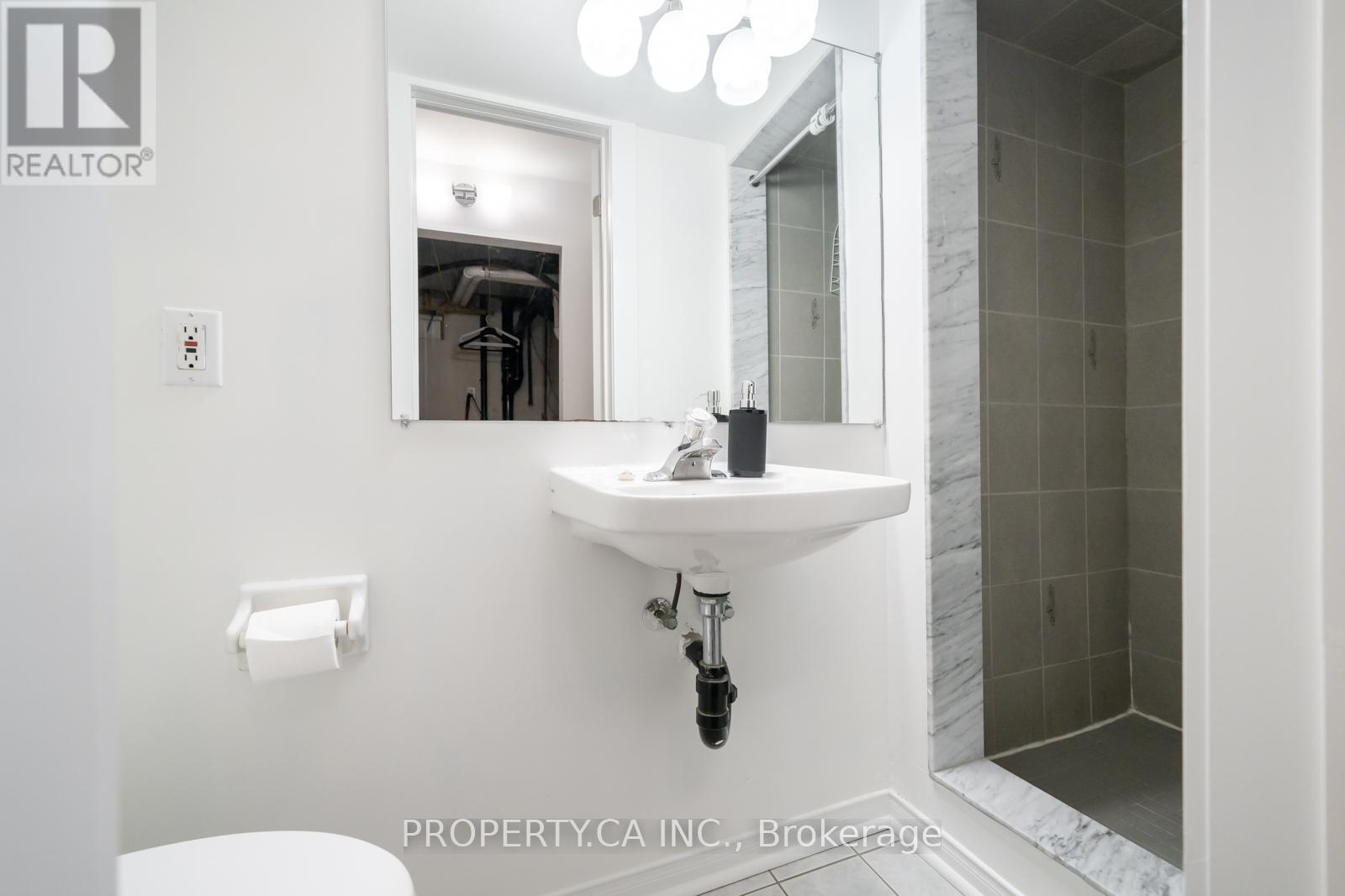340 Lauder Avenue, Toronto, Ontario  M6E 3H8 - Photo 31 - C12979302