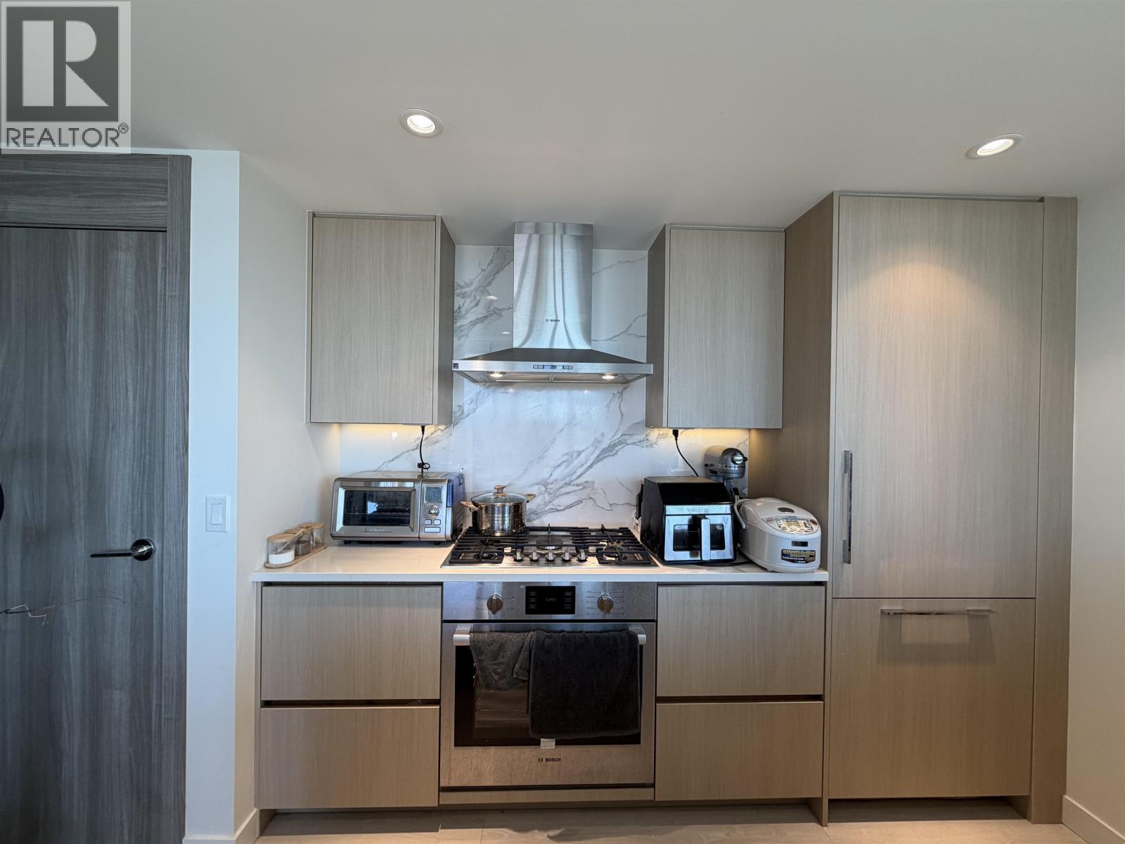 1001 8611 Hazelbridge Way, Richmond, British Columbia  V6X 0W8 - Photo 3 - R3108719