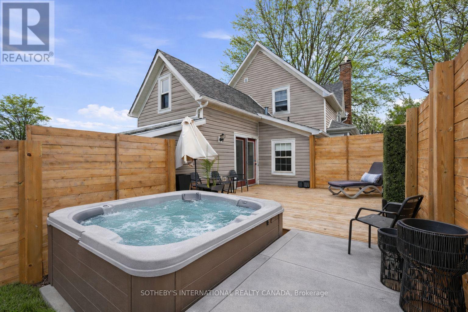 35 Lake Street, Prince Edward County (Picton Ward), Ontario  K0K 2T0 - Photo 28 - X12979284