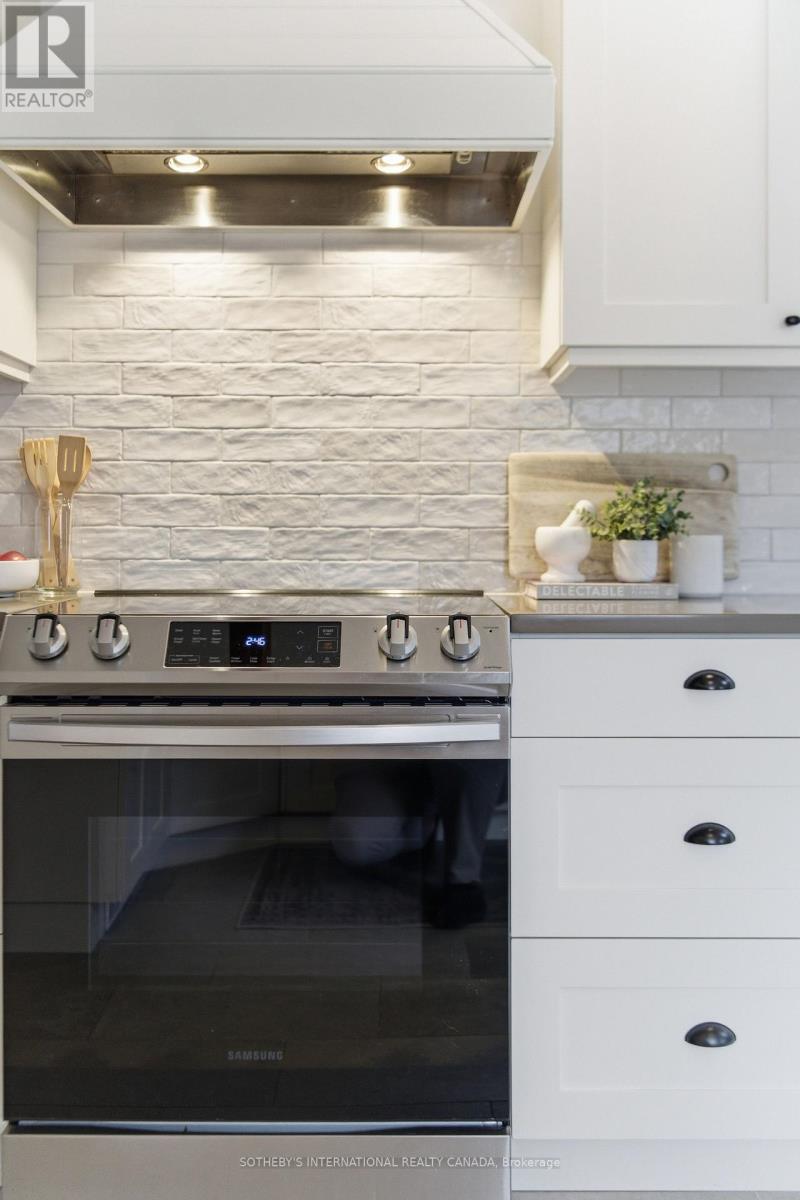 35 Lake Street, Prince Edward County (Picton Ward), Ontario  K0K 2T0 - Photo 4 - X12979284