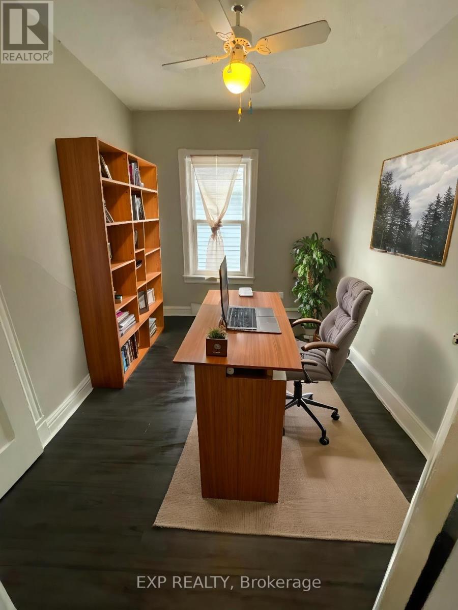 17 Victoria Avenue, Cambridge, Ontario  N1S 1X2 - Photo 3 - X12979286