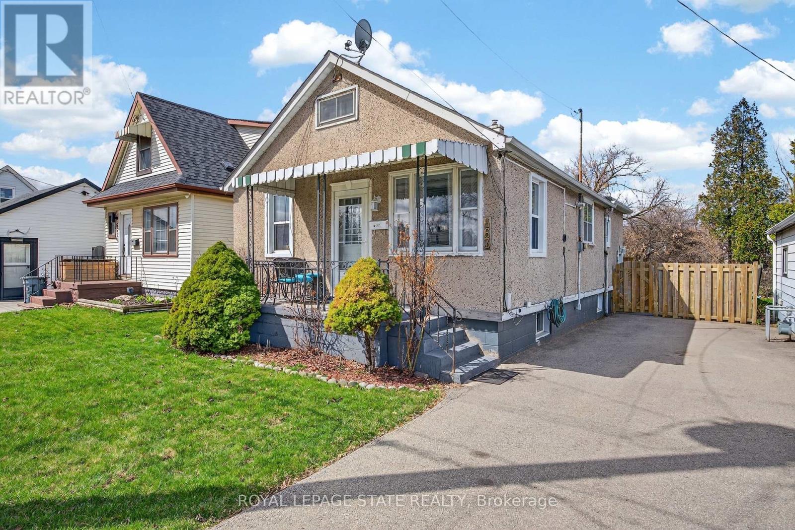 663 Tate Avenue, Hamilton, Ontario  L8H 6L5 - Photo 2 - X12979334