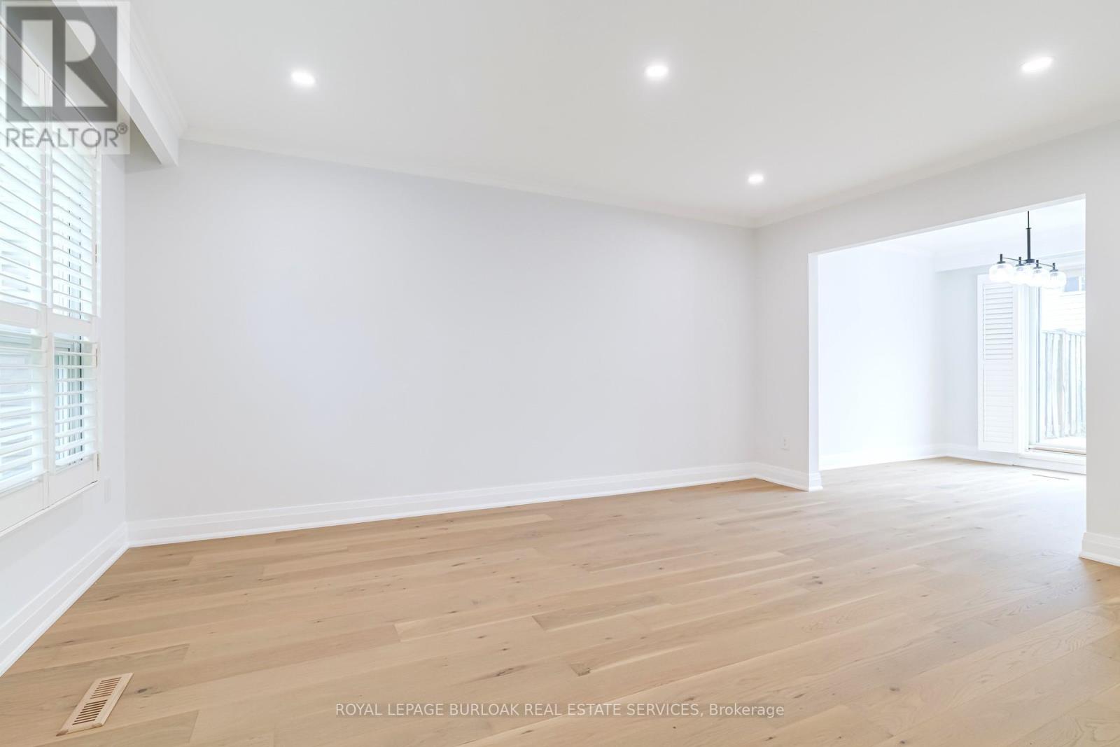 4 - 5475 Lakeshore Road, Burlington, Ontario  L7L 1E1 - Photo 5 - W12676898