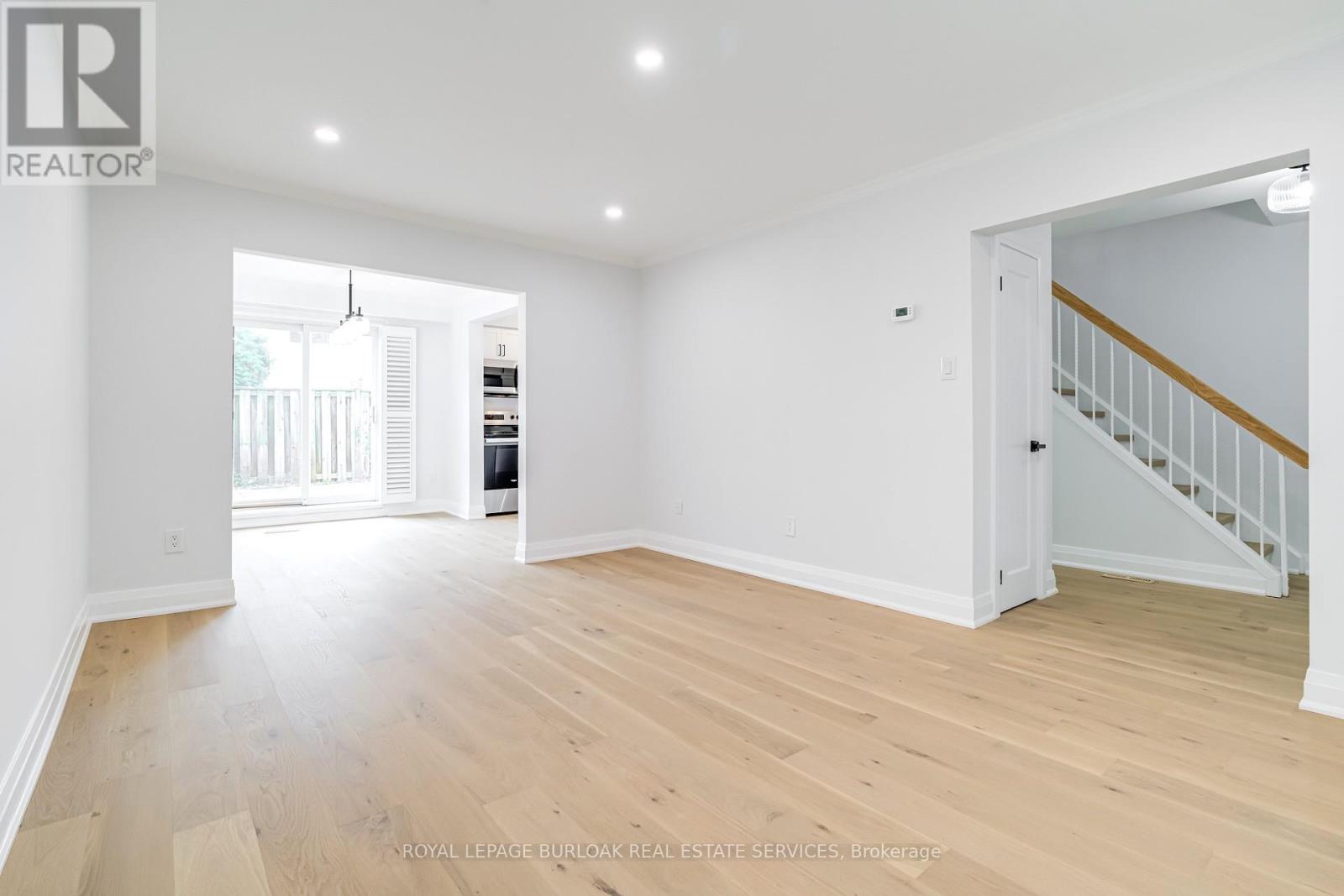 4 - 5475 Lakeshore Road, Burlington, Ontario  L7L 1E1 - Photo 6 - W12676898