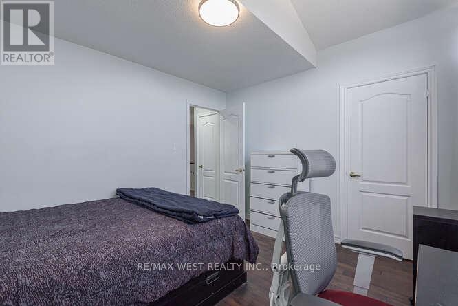 6 Gray Park Drive, Caledon, Ontario  L7E 2N3 - Photo 32 - W12971336