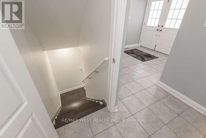 6 Gray Park Drive, Caledon, Ontario  L7E 2N3 - Photo 36 - W12971336