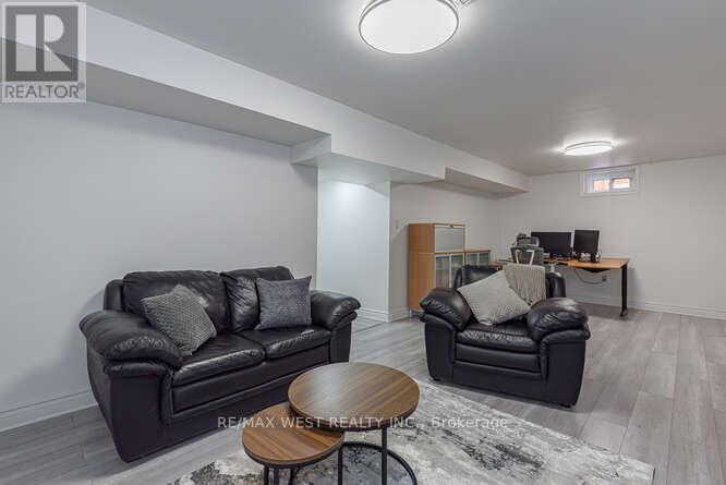 6 Gray Park Drive, Caledon, Ontario  L7E 2N3 - Photo 43 - W12971336