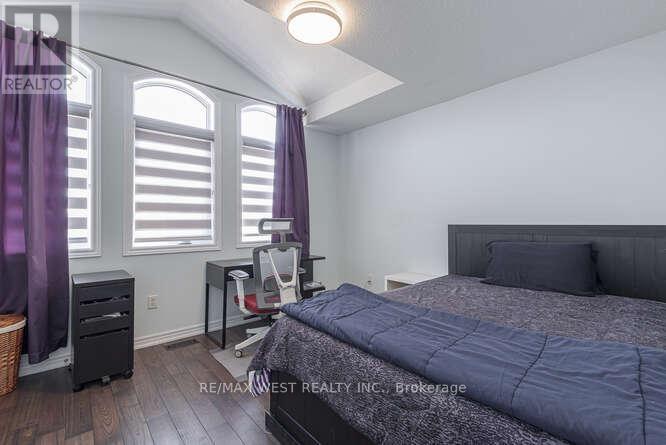 6 Gray Park Drive, Caledon, Ontario  L7E 2N3 - Photo 31 - W12971336