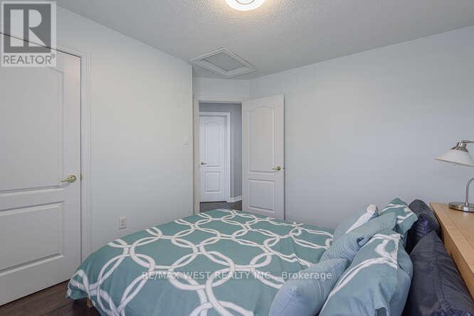 6 Gray Park Drive, Caledon, Ontario  L7E 2N3 - Photo 35 - W12971336