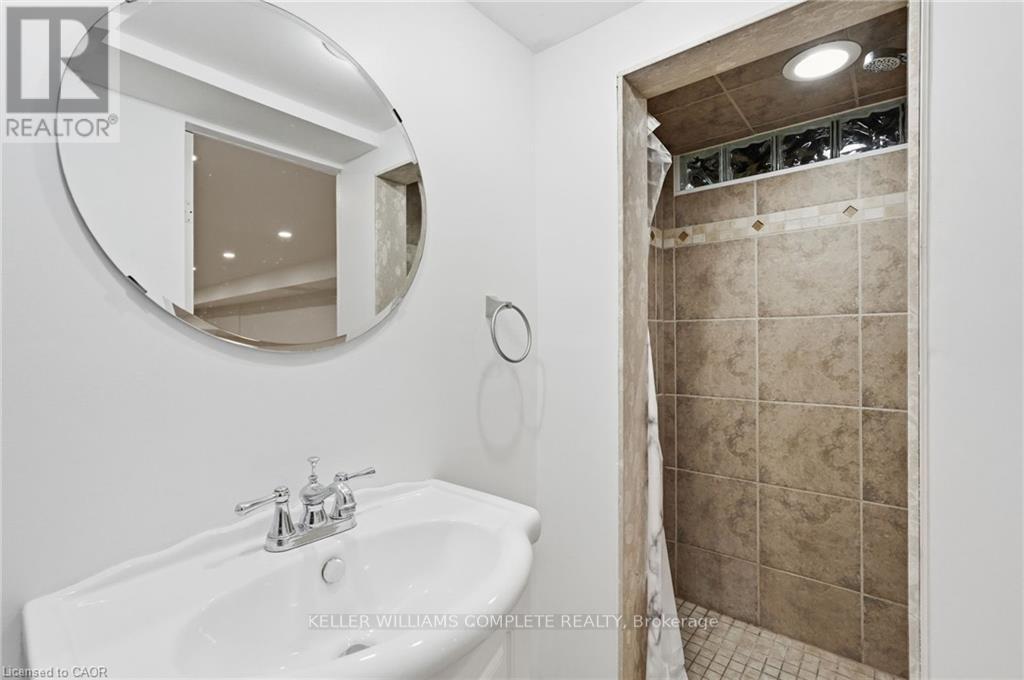 59 Oakley Court, Hamilton, Ontario  L9G 1T7 - Photo 31 - X12977942