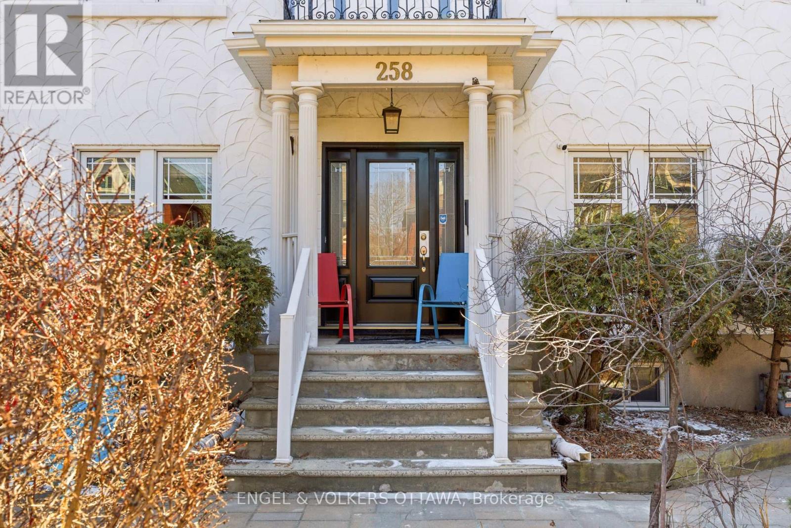 258 Powell Avenue, Ottawa, Ontario  K1S 2A5 - Photo 2 - X12973898