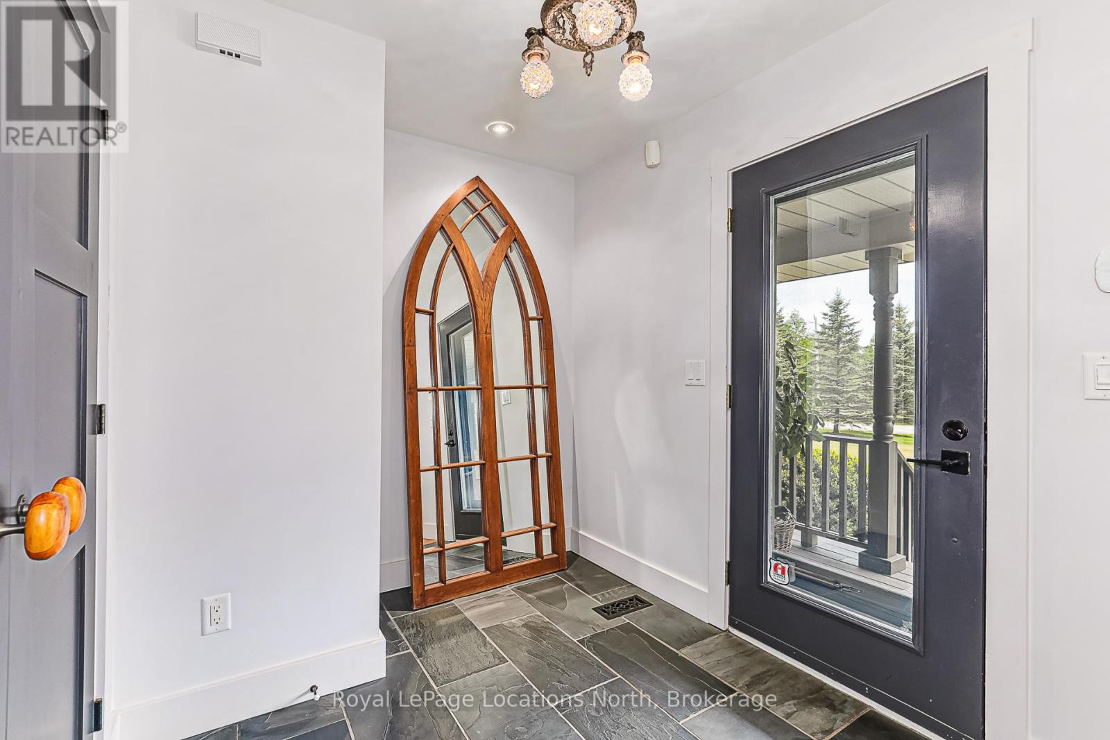 13 Parkland Drive, Clearview, Ontario  L9Y 3Y9 - Photo 12 - S12979534