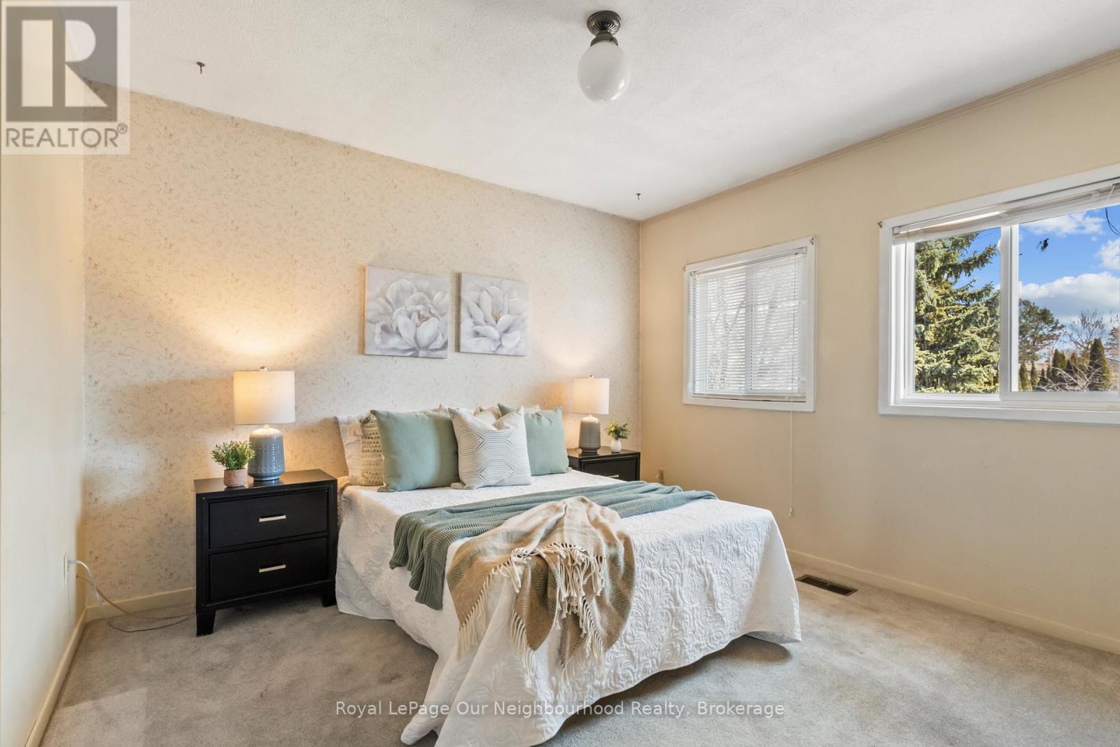 94 Howlett Avenue, Newmarket, Ontario  L3Y 5S5 - Photo 12 - N12979486