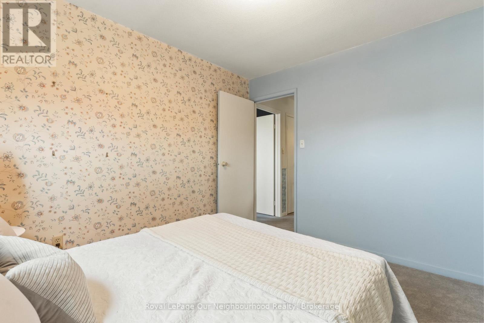 94 Howlett Avenue, Newmarket, Ontario  L3Y 5S5 - Photo 17 - N12979486