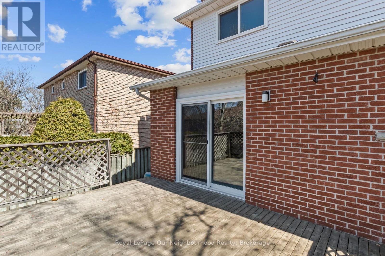 94 Howlett Avenue, Newmarket, Ontario  L3Y 5S5 - Photo 19 - N12979486