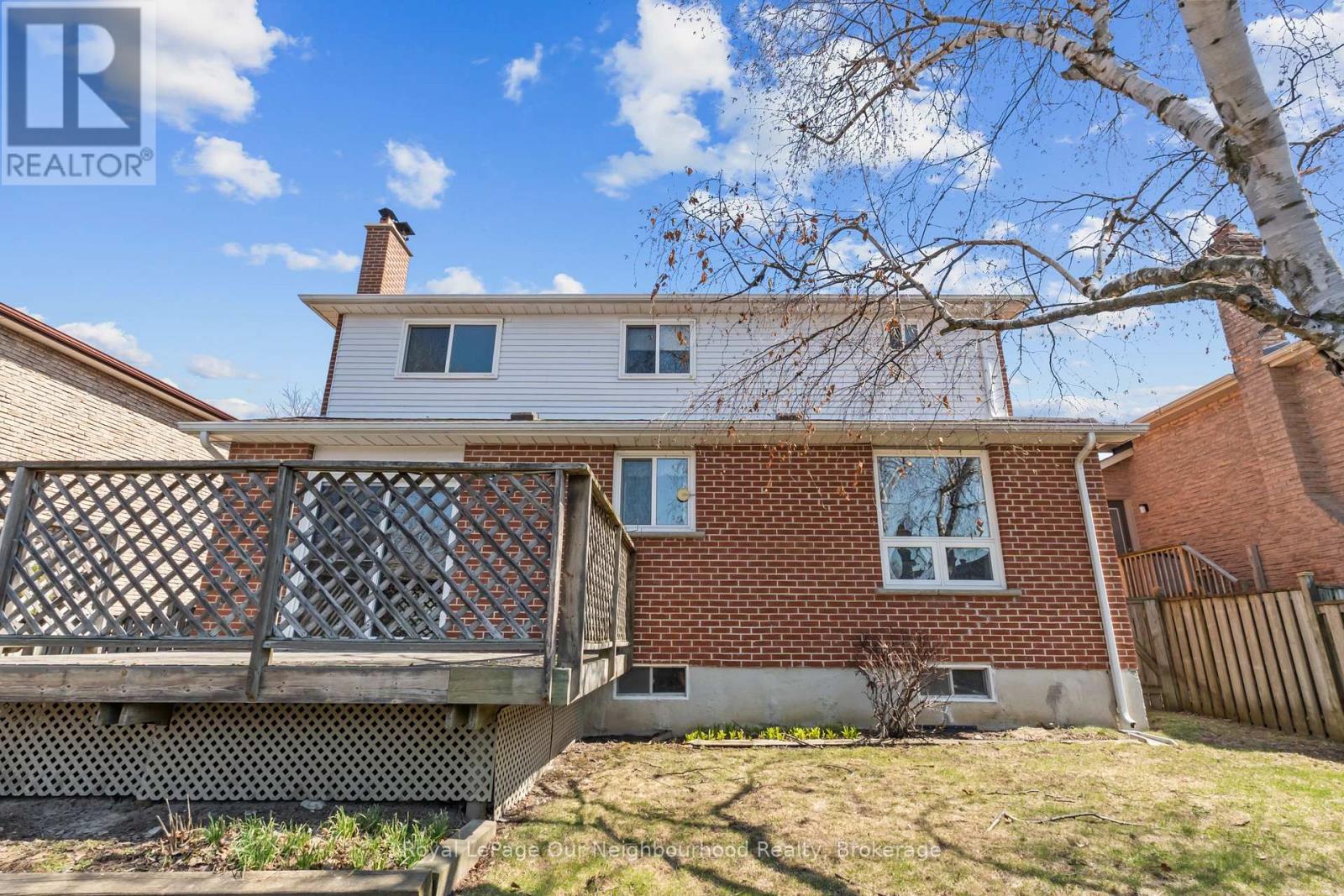 94 Howlett Avenue, Newmarket, Ontario  L3Y 5S5 - Photo 20 - N12979486