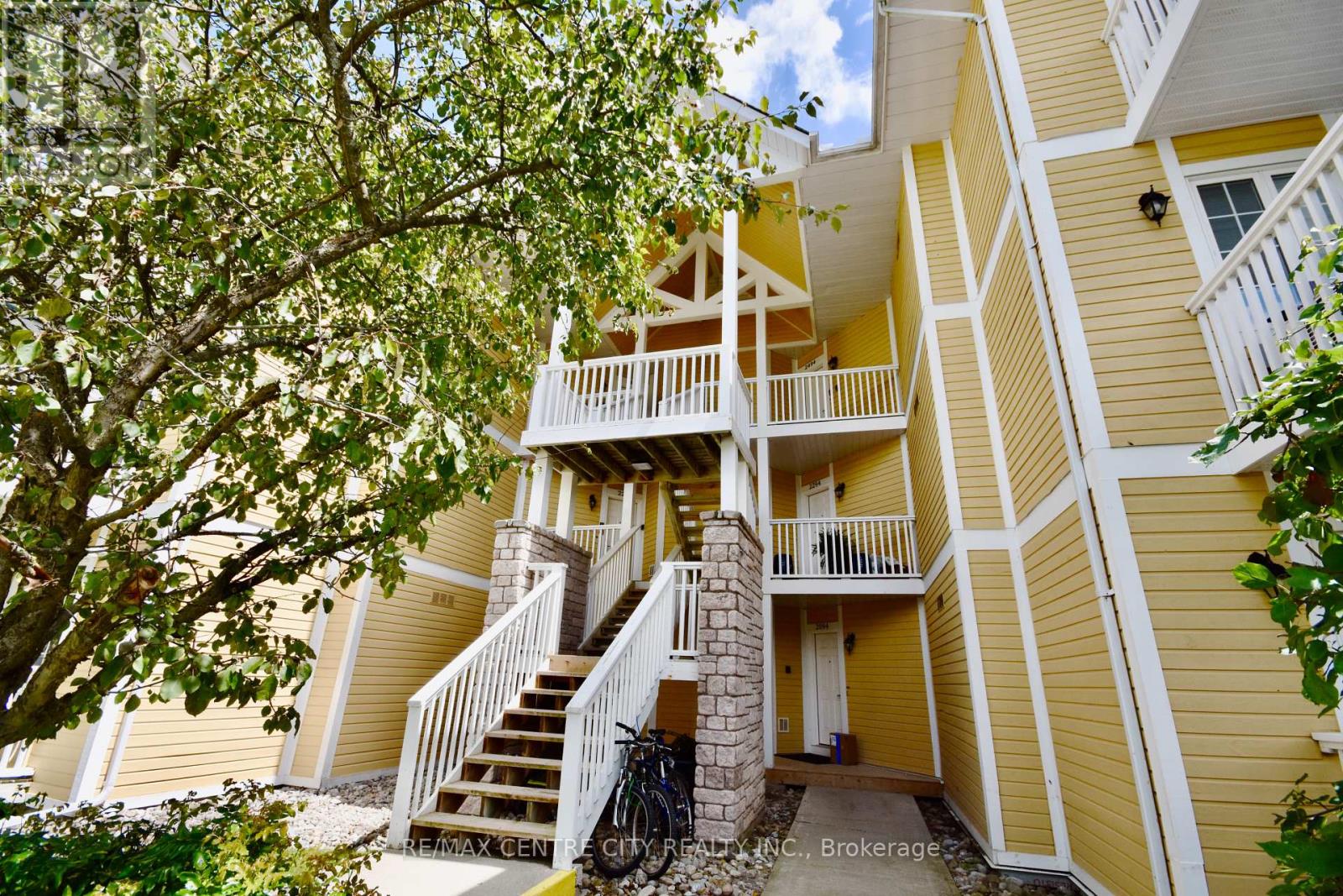 2494 - 90 Highland Drive, Oro-Medonte, Ontario  L0L 2L0 - Photo 2 - S12979424