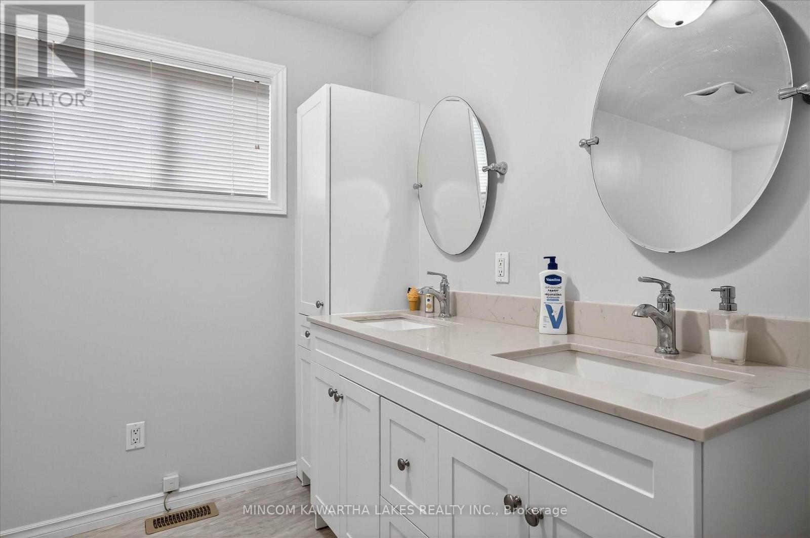 572 Fallis Line, Cavan Monaghan, Ontario  L0A 1G0 - Photo 12 - X12979506