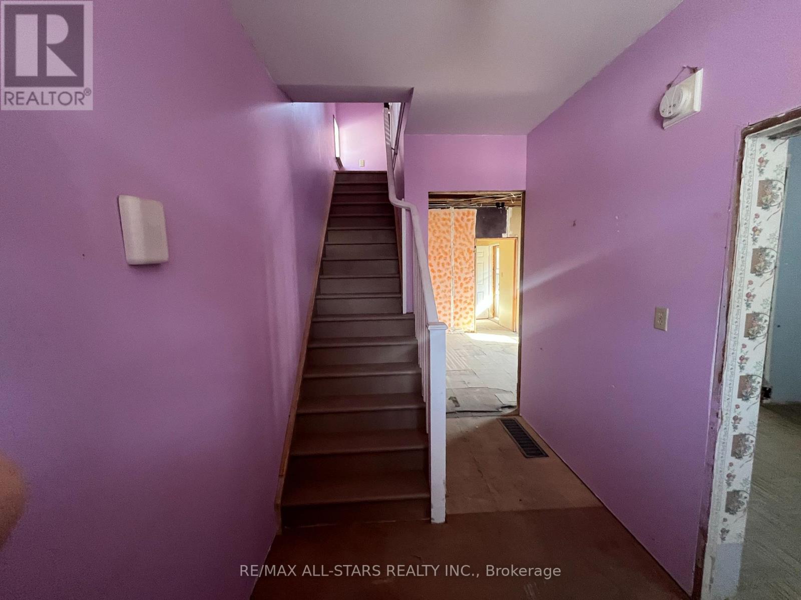 138 Antrim Street, Peterborough, Ontario  K9H 3G3 - Photo 2 - X12979584