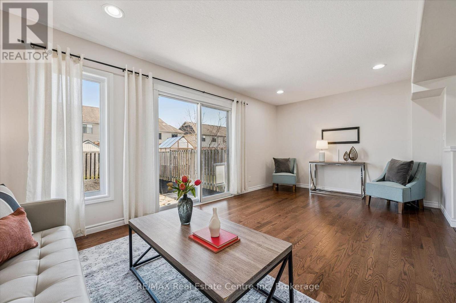 93 Washburn Drive, Guelph, Ontario N1E 0B3 - Photo 9 - X12979500