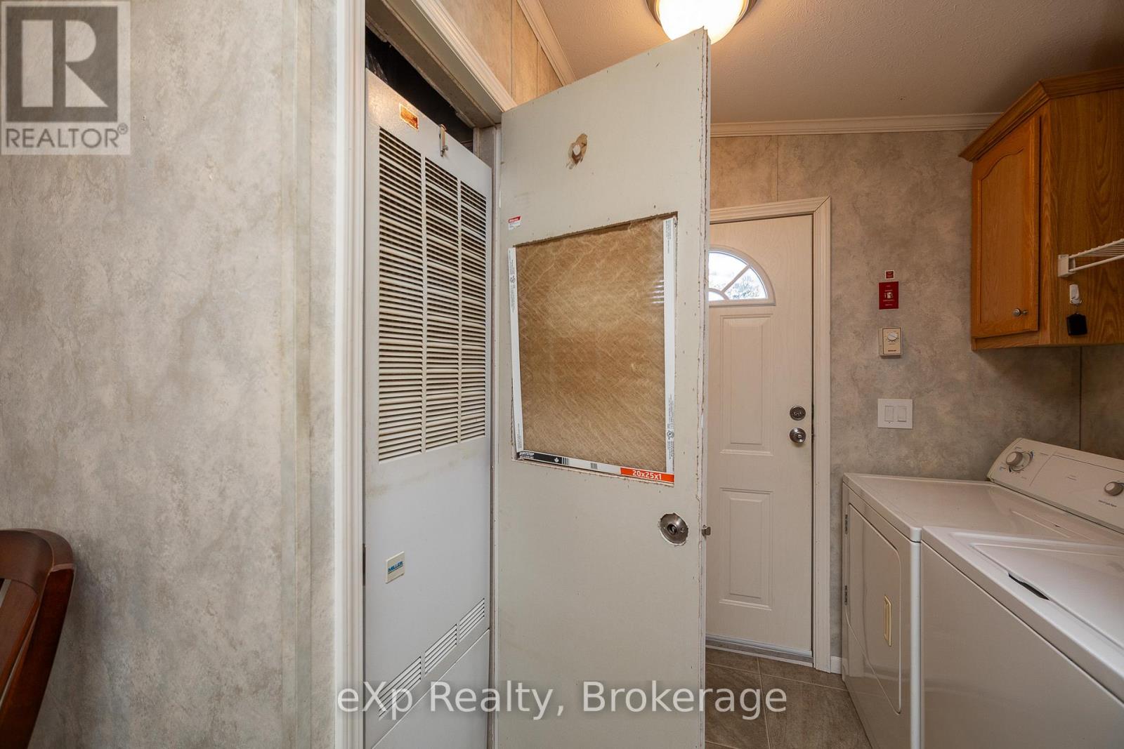 110 Rosewood Drive, Georgian Bluffs, Ontario  N4K 5N5 - Photo 22 - X12979524