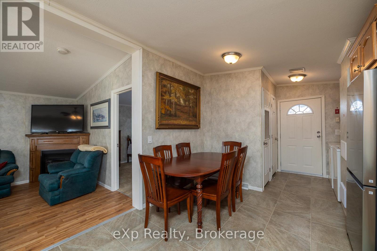 110 Rosewood Drive, Georgian Bluffs, Ontario  N4K 5N5 - Photo 8 - X12979524