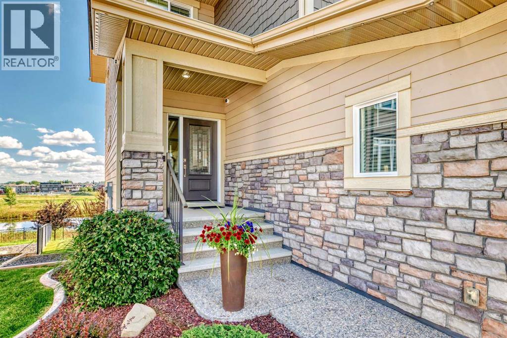 239 Stonemere Green, Chestermere, Alberta  T1X 0S1 - Photo 4 - A2280894