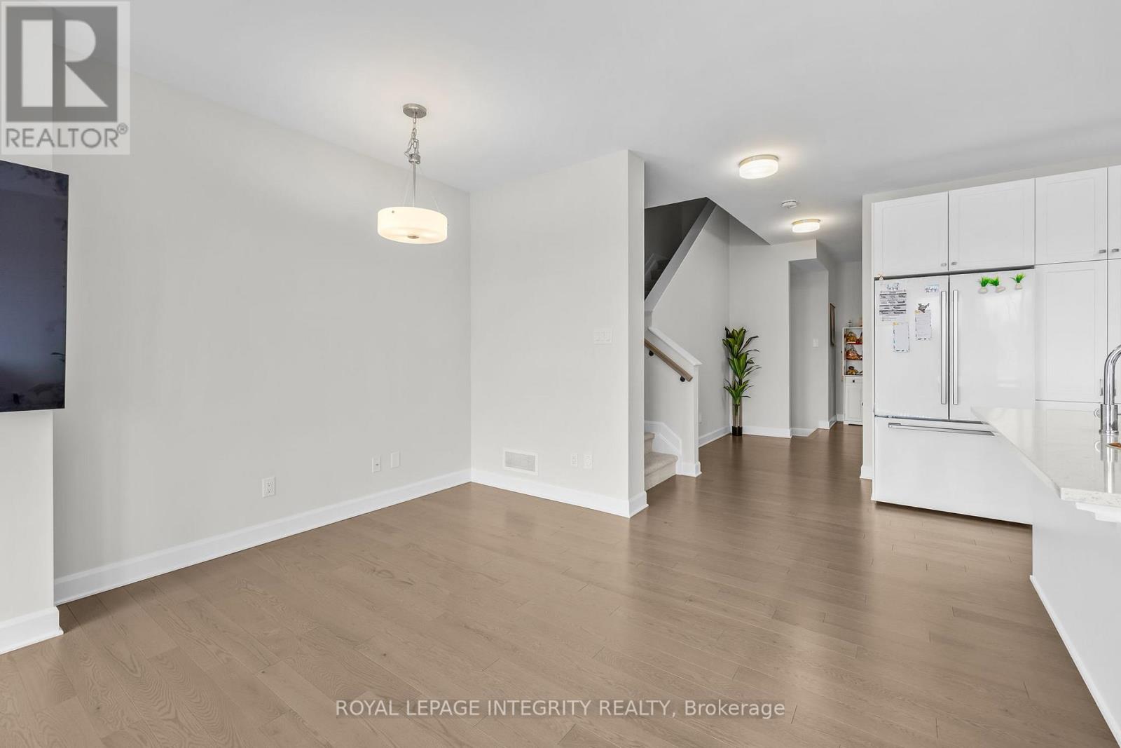 1081 Cope Drive, Ottawa, Ontario  K2S 2B5 - Photo 10 - X12979388